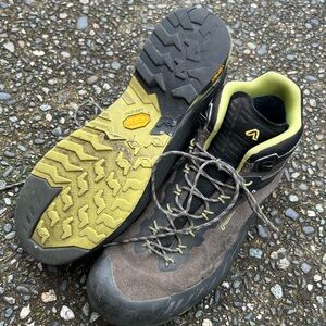 Asolo Men's Hiking Boots - Black and Olive